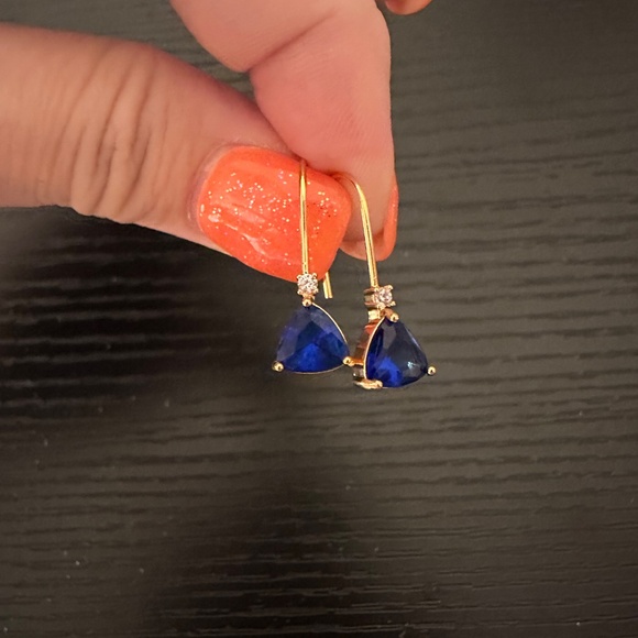 Beautiful Earth Blue Crystal Drop Earrings New No Tags - Picture 2 of 4
